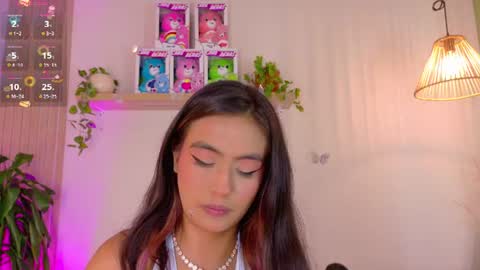 Emily Bank online show from July 3, 7:18 pm