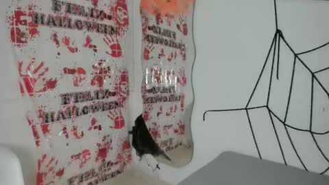 emilyy_cooperr online show from October 17, 12:42 pm