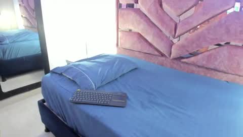 Snapshot of emilyy_cooperr chatting on February 27, 6:24 am emilyy_cooperr online show from February 27, 6:24 am