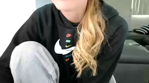 emilly online show from October 19, 3:49 pm