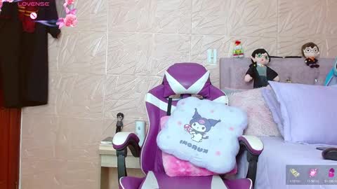 emilyzans07 online show from October 23, 9:04 pm