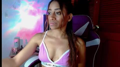 emilyzans07 online show from March 7, 5:38 pm