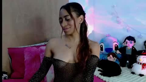 emilyzans07 online show from March 6, 2:09 am