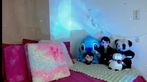 emilyzans07 online show from March 9, 6:43 pm