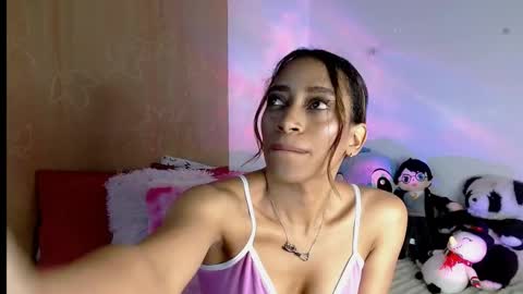 emilyzans07 online show from March 11, 10:20 pm