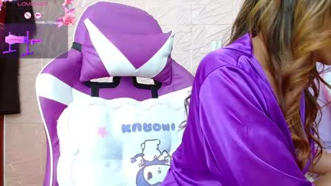 emilyzans07 online show from November 9, 2:37 am