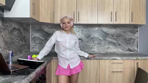 Eminent Eva online show from January 22, 5:38 pm