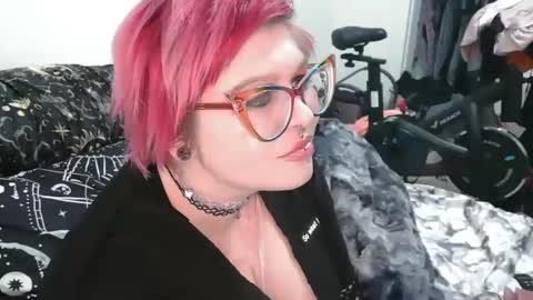 emma lotacurves online show from January 3, 4:16 pm