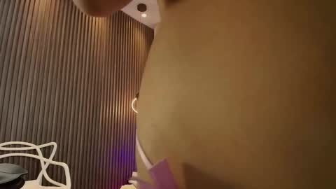 emma__rose1 online show from March 29, 8:38 am