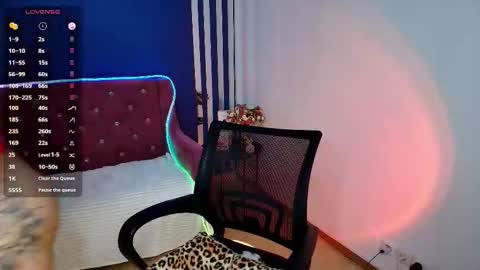 emma__rosss online show from March 29, 2:46 am