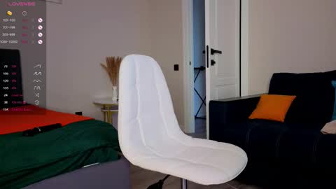 Emma online show from October 8, 1:57 am