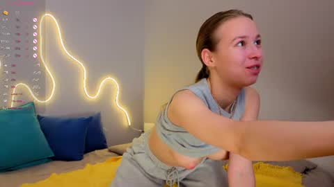 Emma online show from June 11, 1:16 am