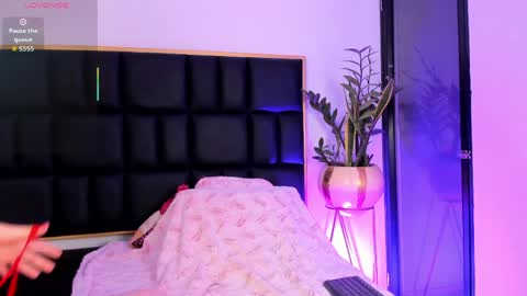 Emma online show from March 31, 3:18 am