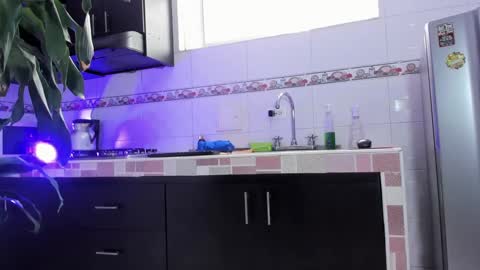 Snapshot of emma_eva1 chatting on February 17, 2:38 pm Emma online show from February 17, 2:38 pm
