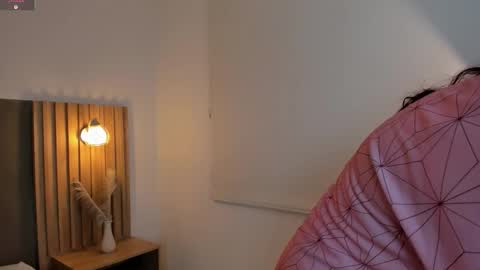 E M M A online show from October 2, 3:27 am