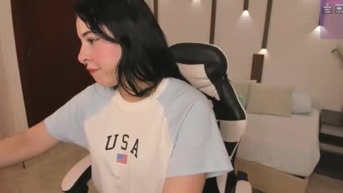 E M M A online show from March 4, 2:19 am