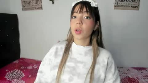 emma_grayys online show from June 7, 6:24 pm