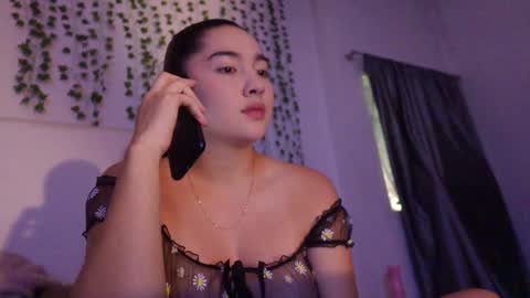 emma_johnson_ online show from October 1, 2:43 am