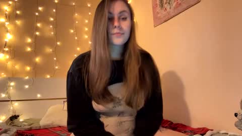 Snapshot of emma_just chatting on February 21, 2:48 pm emma_just online show from February 21, 2:48 pm