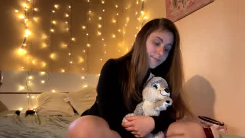 Snapshot of emma_just chatting on March 2, 5:25 pm emma_just online show from March 2, 5:25 pm