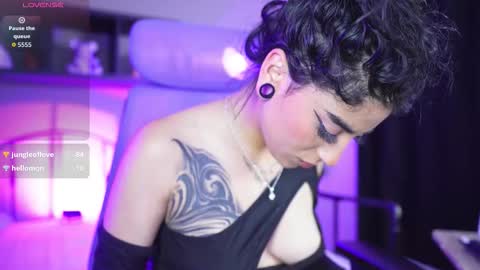 Emma online show from October 19, 8:52 am