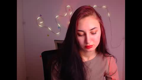 Snapshot of emma_loon chatting on March 9, 1:46 am Emma online show from March 9, 1:46 am