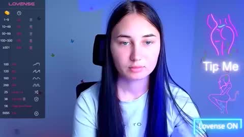 Snapshot of emma_loon chatting on September 14, 6:48 am Emma online show from September 14, 6:48 am