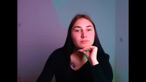 Snapshot of emma_loon chatting on January 27, 9:02 am Emma online show from January 27, 9:02 am