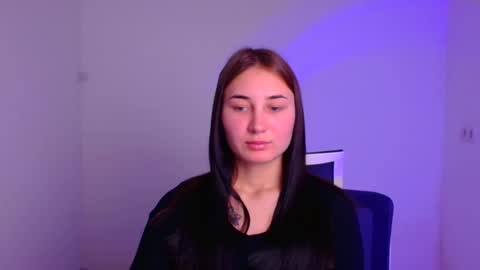 Snapshot of emma_loon chatting on January 15, 9:02 am Emma online show from January 15, 9:02 am