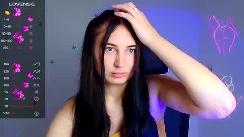 Snapshot of emma_loon chatting on September 19, 5:55 am Emma online show from September 19, 5:55 am