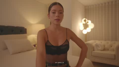 emma_lu1 online show from October 18, 10:25 pm