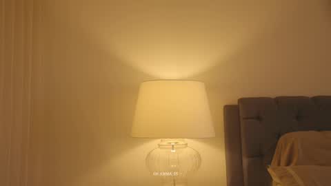 emma_lu1 online show from March 3, 9:11 pm