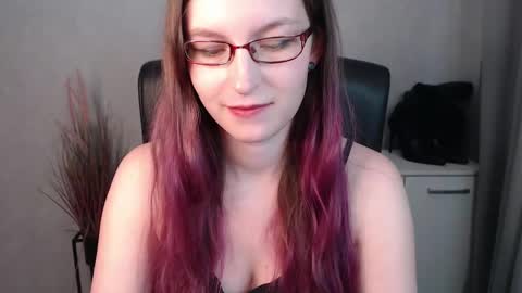 emma online show from February 4, 10:10 am