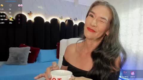 Snapshot of emma_mendoza chatting on September 16, 12:18 pm Emma online show from September 16, 12:18 pm