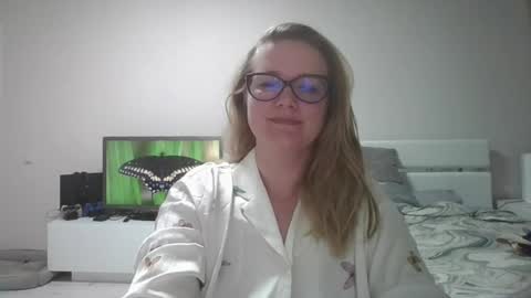 emma_misty_ online show from April 13, 8:24 pm