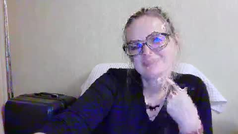 emma_misty_ online show from September 25, 6:15 pm