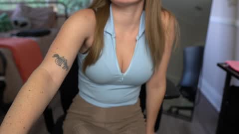 Emma Ruby online show from December 5, 6:06 pm