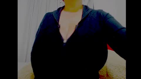 emma_saenzz online show from November 22, 5:17 am