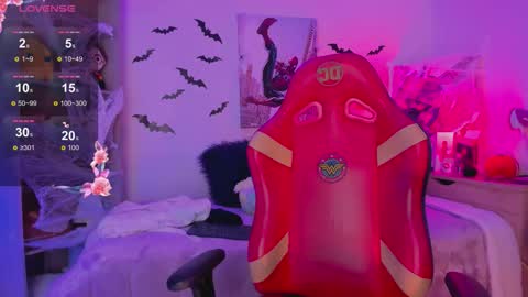 EMMA  online show from October 21, 7:17 pm