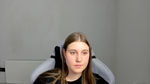 Emma online show from June 3, 2:33 pm