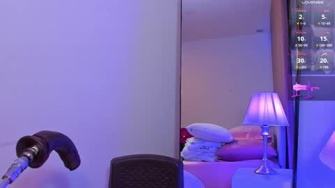   online show from March 25, 11:28 am