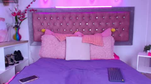 neko  online show from September 14, 9:05 pm