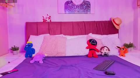 Emma online show from April 16, 7:14 pm