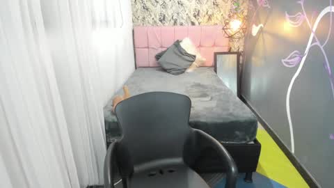 Emma Evans online show from January 25, 11:34 am