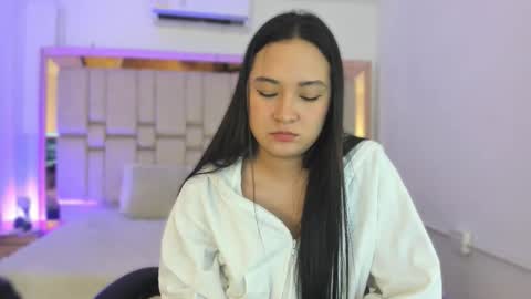 Emma online show from November 8, 12:08 pm