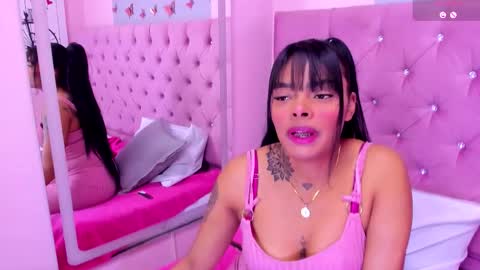 emmaebony_ online show from October 7, 12:12 pm