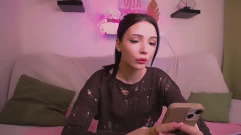 Snapshot of emmakeam_ chatting on January 31, 5:09 am Emma online show from January 31, 5:09 am