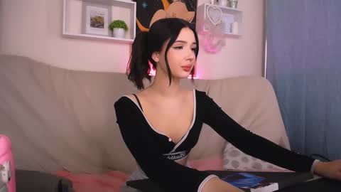 Snapshot of emmakeam_ chatting on January 26, 12:22 pm Emma online show from January 26, 12:22 pm
