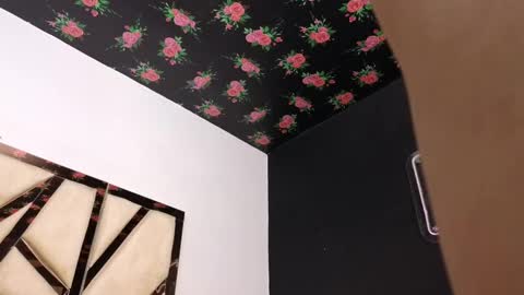 Emma online show from February 7, 1:32 pm