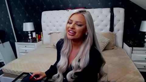 Emma Mavis online show from November 23, 10:35 am